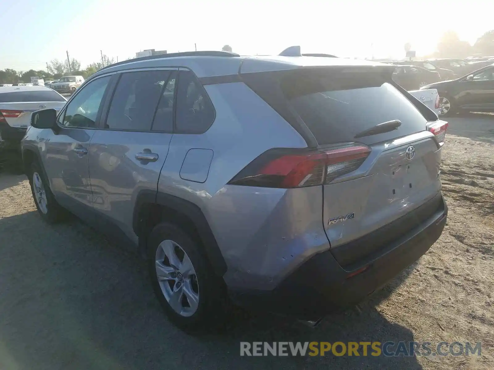 3 Фотография поврежденного автомобиля 2T3W1RFV7KW025958 TOYOTA RAV4 2019