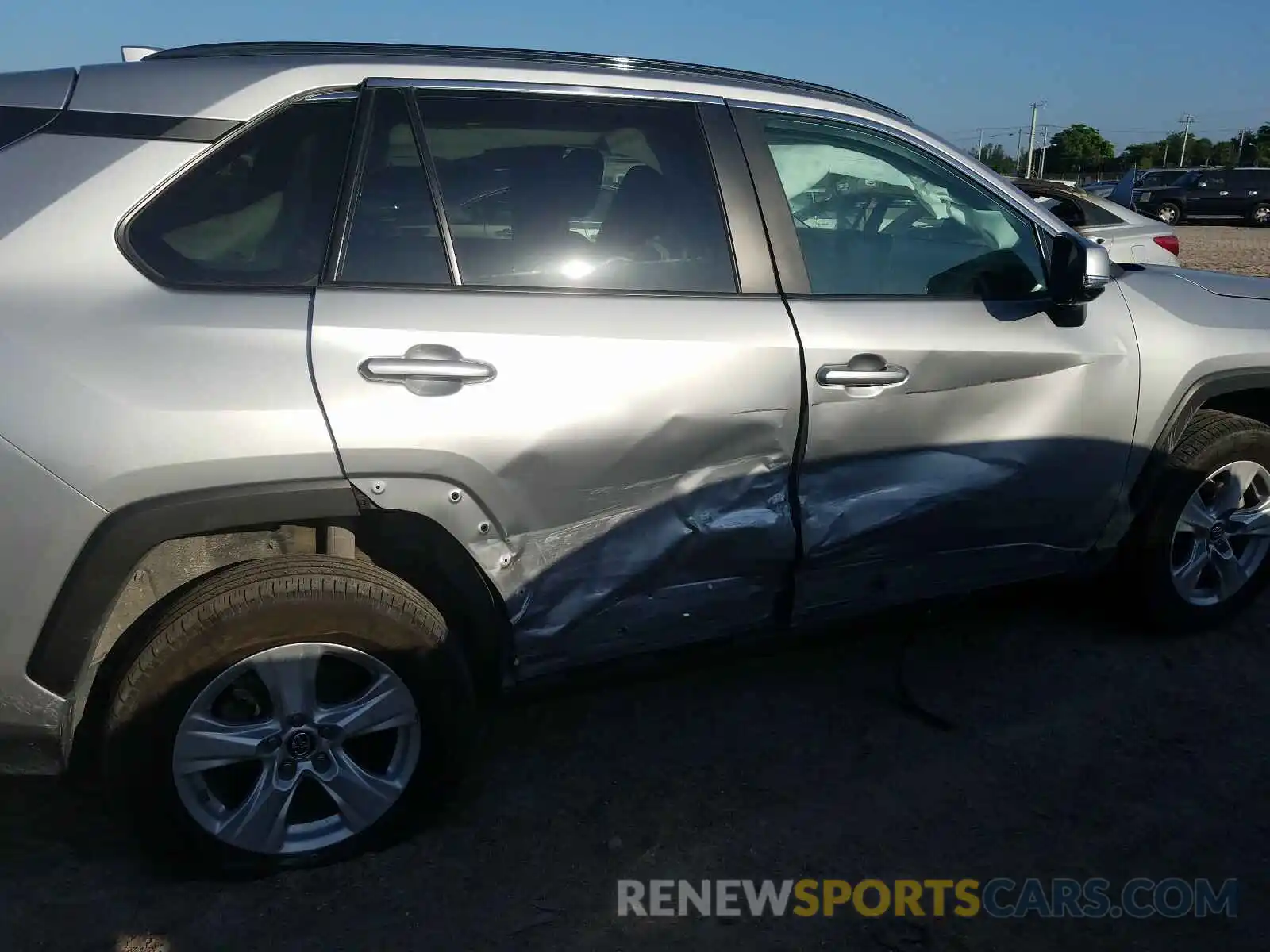 9 Photograph of a damaged car 2T3W1RFV7KW025958 TOYOTA RAV4 2019