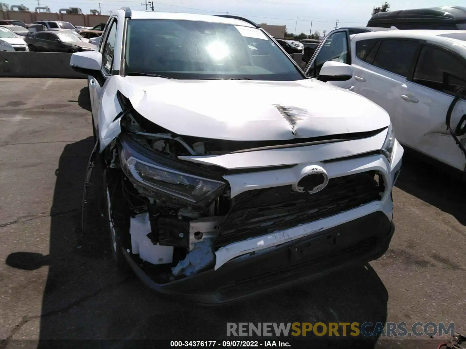 6 Photograph of a damaged car 2T3W1RFV7KW027600 TOYOTA RAV4 2019