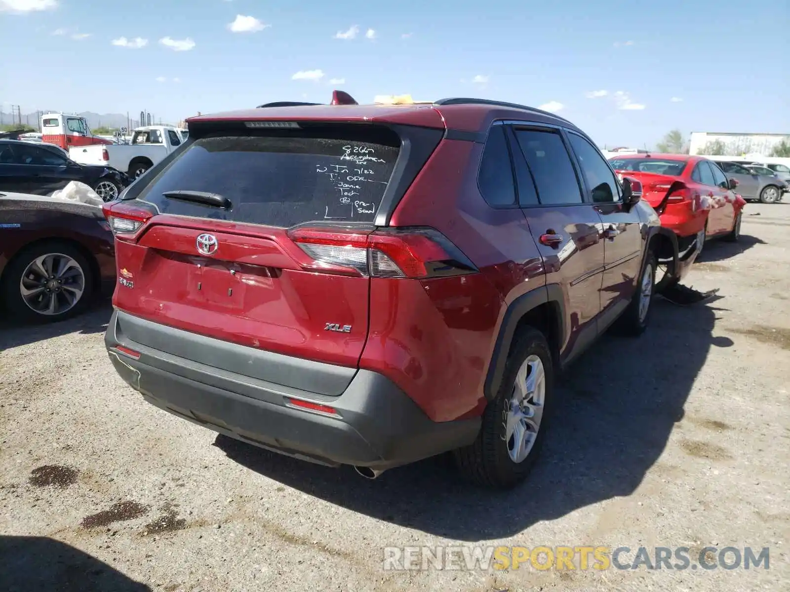 4 Photograph of a damaged car 2T3W1RFV7KW029217 TOYOTA RAV4 2019