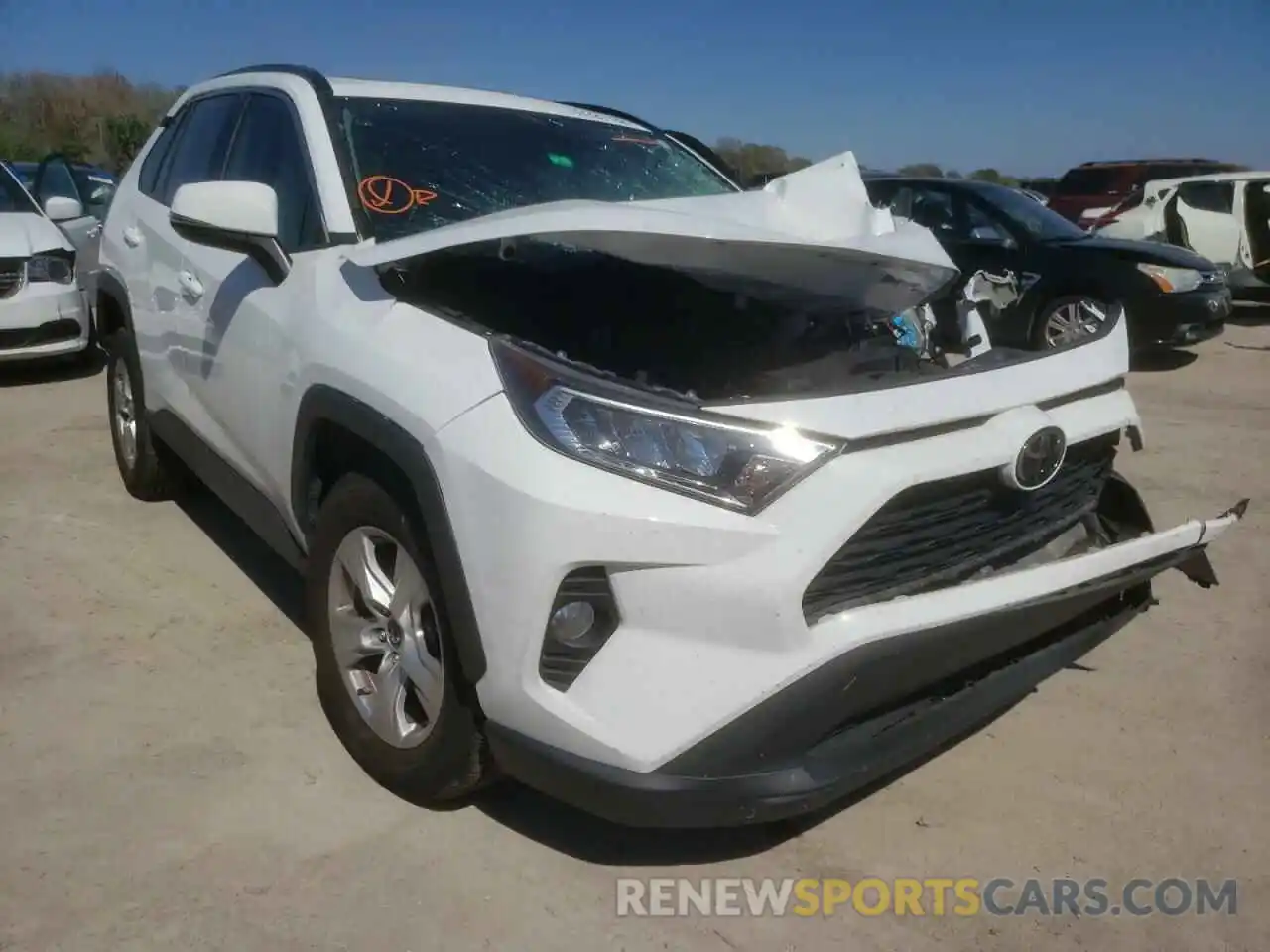 1 Photograph of a damaged car 2T3W1RFV7KW029640 TOYOTA RAV4 2019