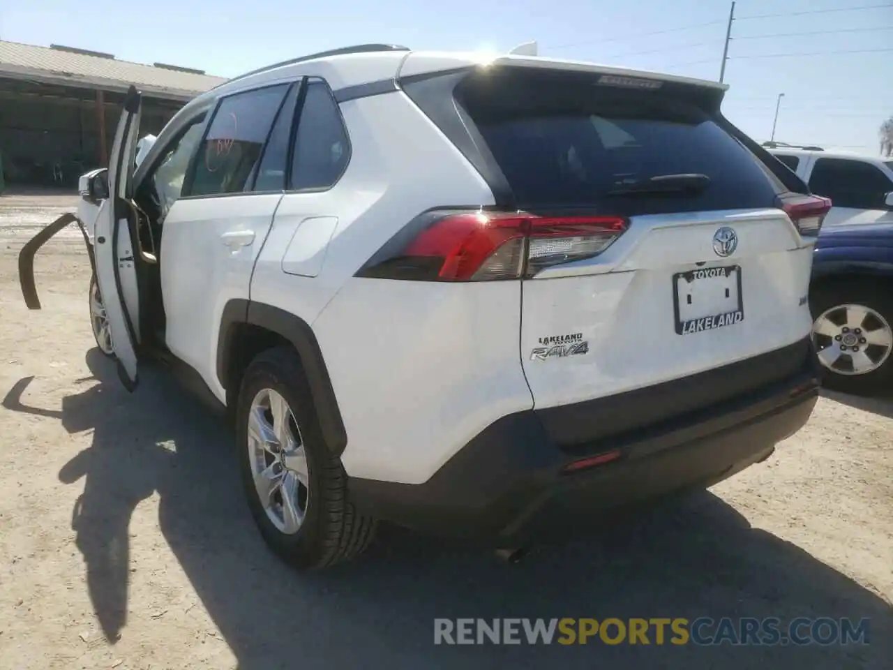 3 Photograph of a damaged car 2T3W1RFV7KW029640 TOYOTA RAV4 2019