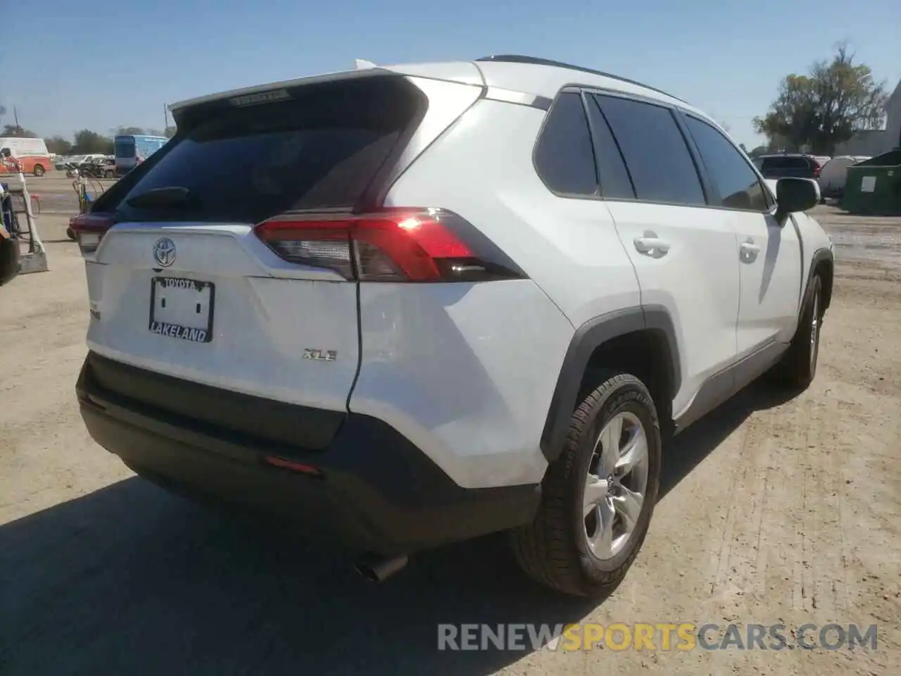 4 Photograph of a damaged car 2T3W1RFV7KW029640 TOYOTA RAV4 2019