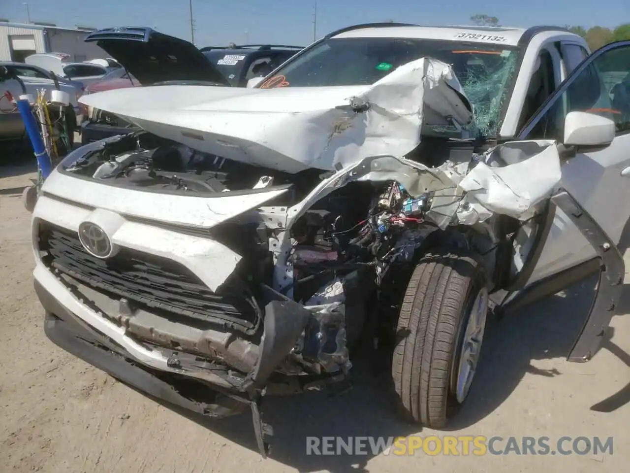 9 Photograph of a damaged car 2T3W1RFV7KW029640 TOYOTA RAV4 2019