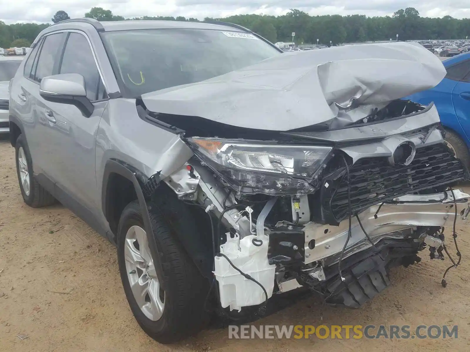 1 Photograph of a damaged car 2T3W1RFV7KW039794 TOYOTA RAV4 2019