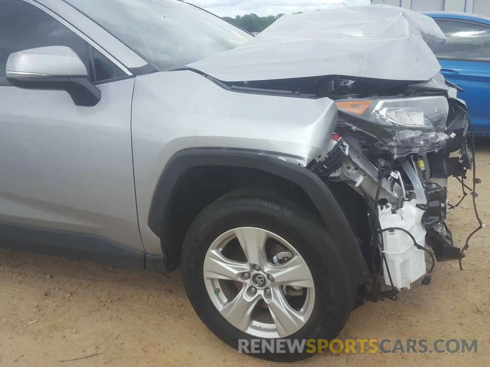 9 Photograph of a damaged car 2T3W1RFV7KW039794 TOYOTA RAV4 2019