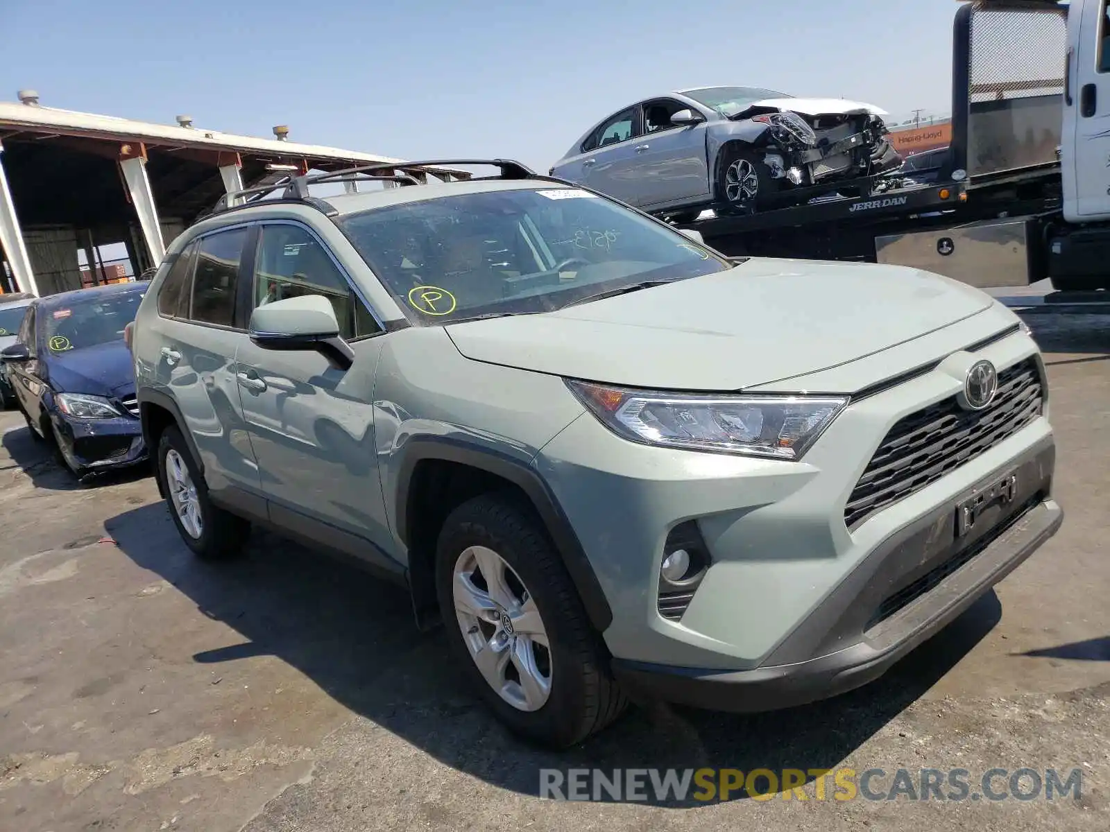 1 Photograph of a damaged car 2T3W1RFV7KW041772 TOYOTA RAV4 2019