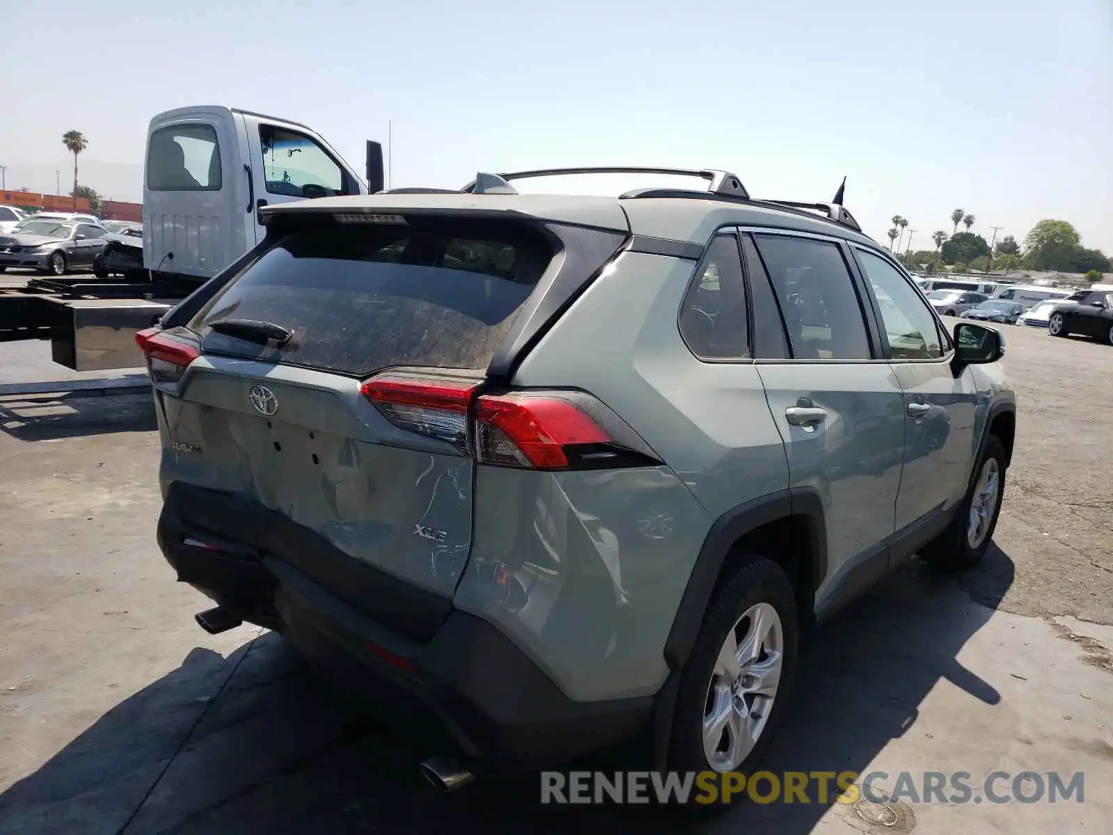 4 Photograph of a damaged car 2T3W1RFV7KW041772 TOYOTA RAV4 2019