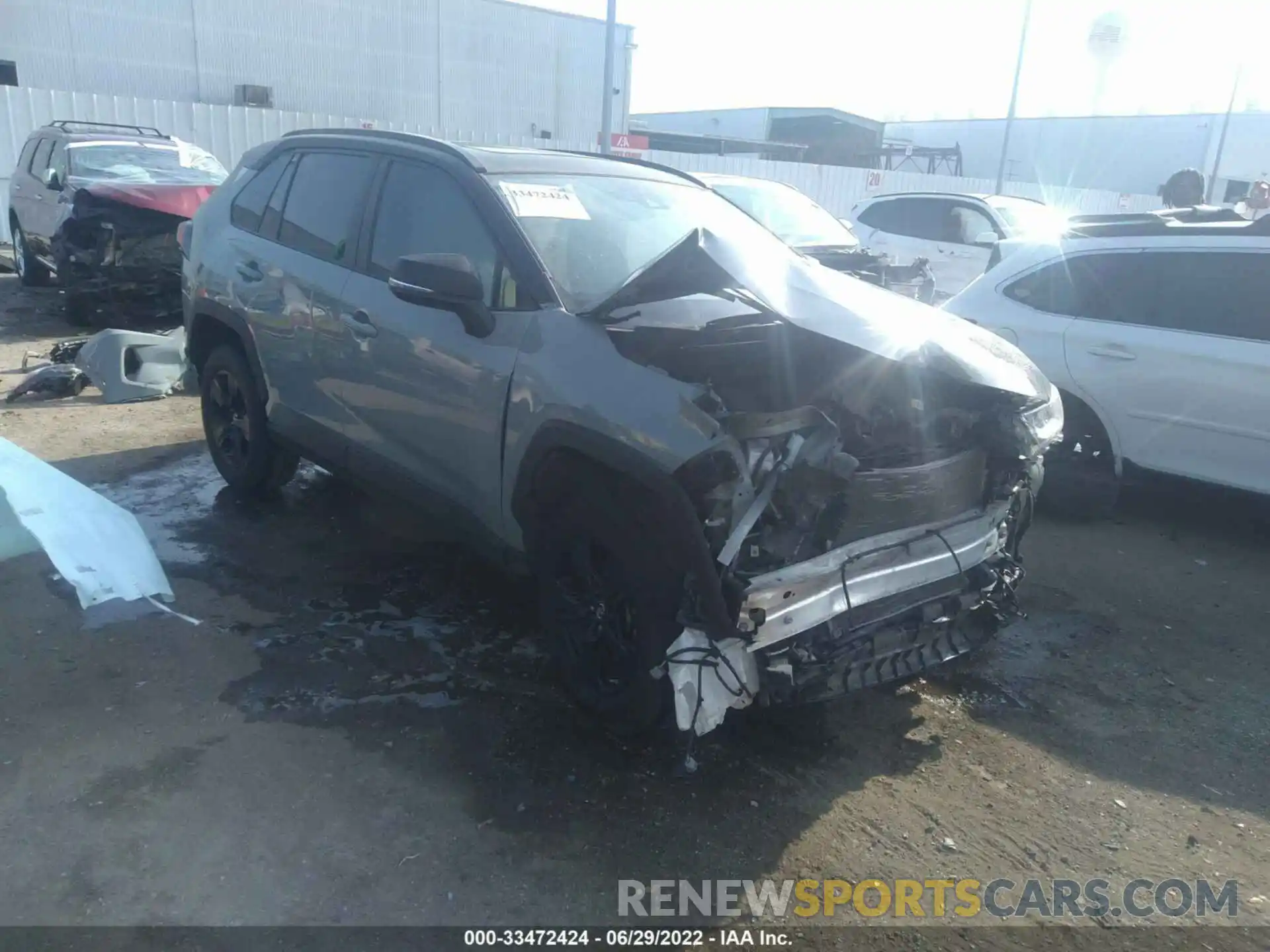 1 Photograph of a damaged car 2T3W1RFV7KW042226 TOYOTA RAV4 2019