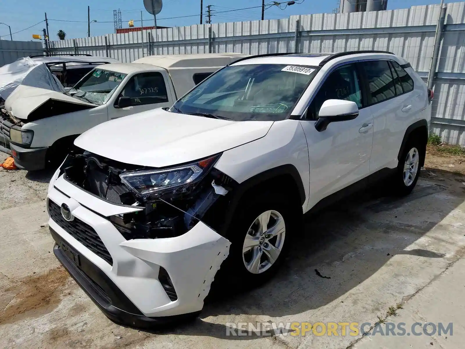 2 Фотография поврежденного автомобиля 2T3W1RFV7KW046406 TOYOTA RAV4 2019