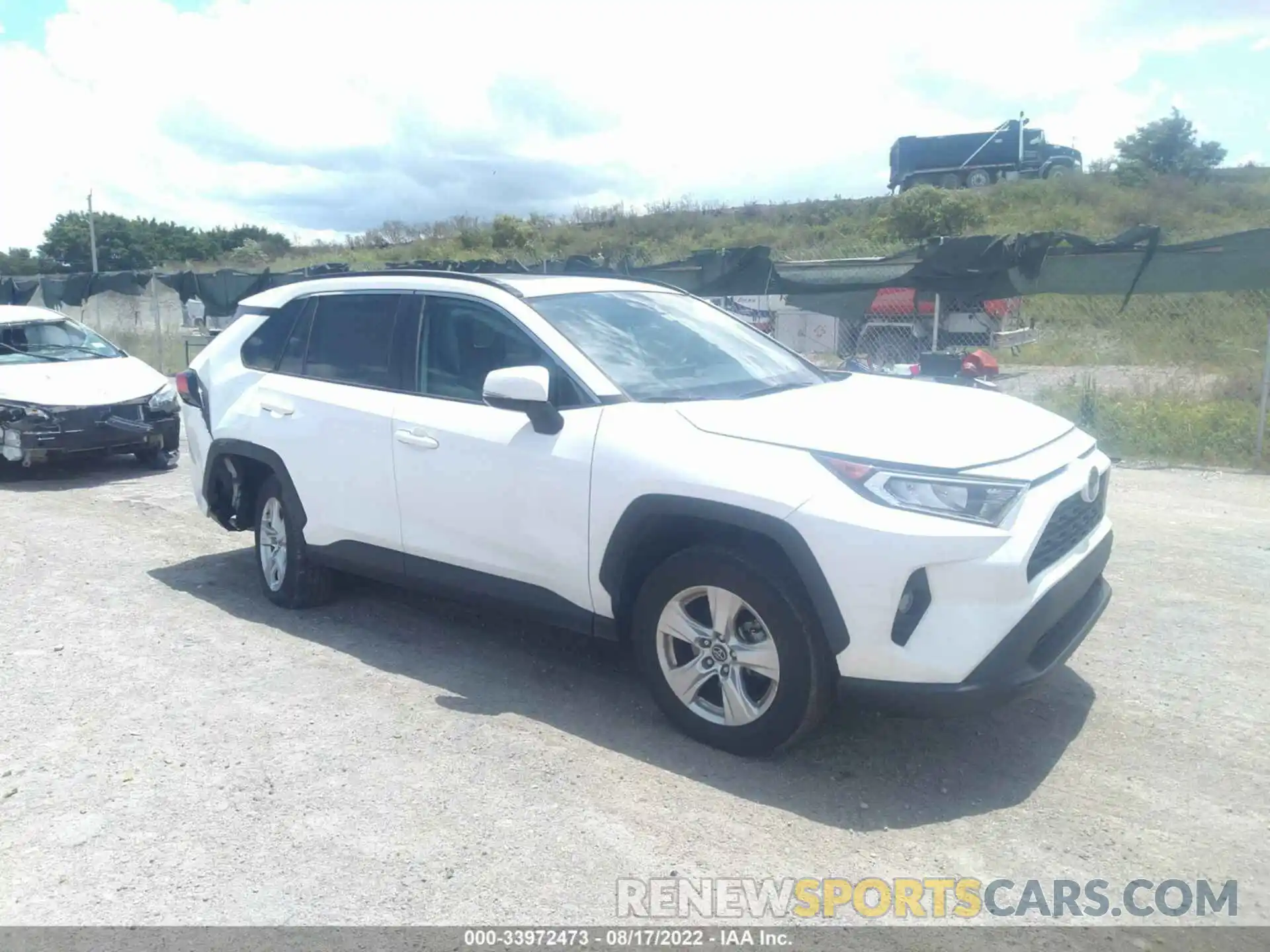 1 Photograph of a damaged car 2T3W1RFV7KW047183 TOYOTA RAV4 2019