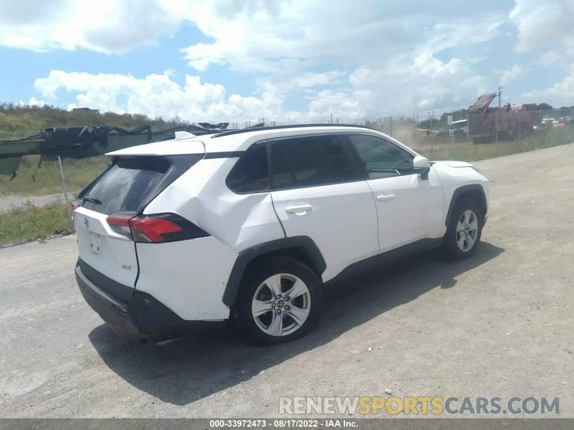 4 Photograph of a damaged car 2T3W1RFV7KW047183 TOYOTA RAV4 2019