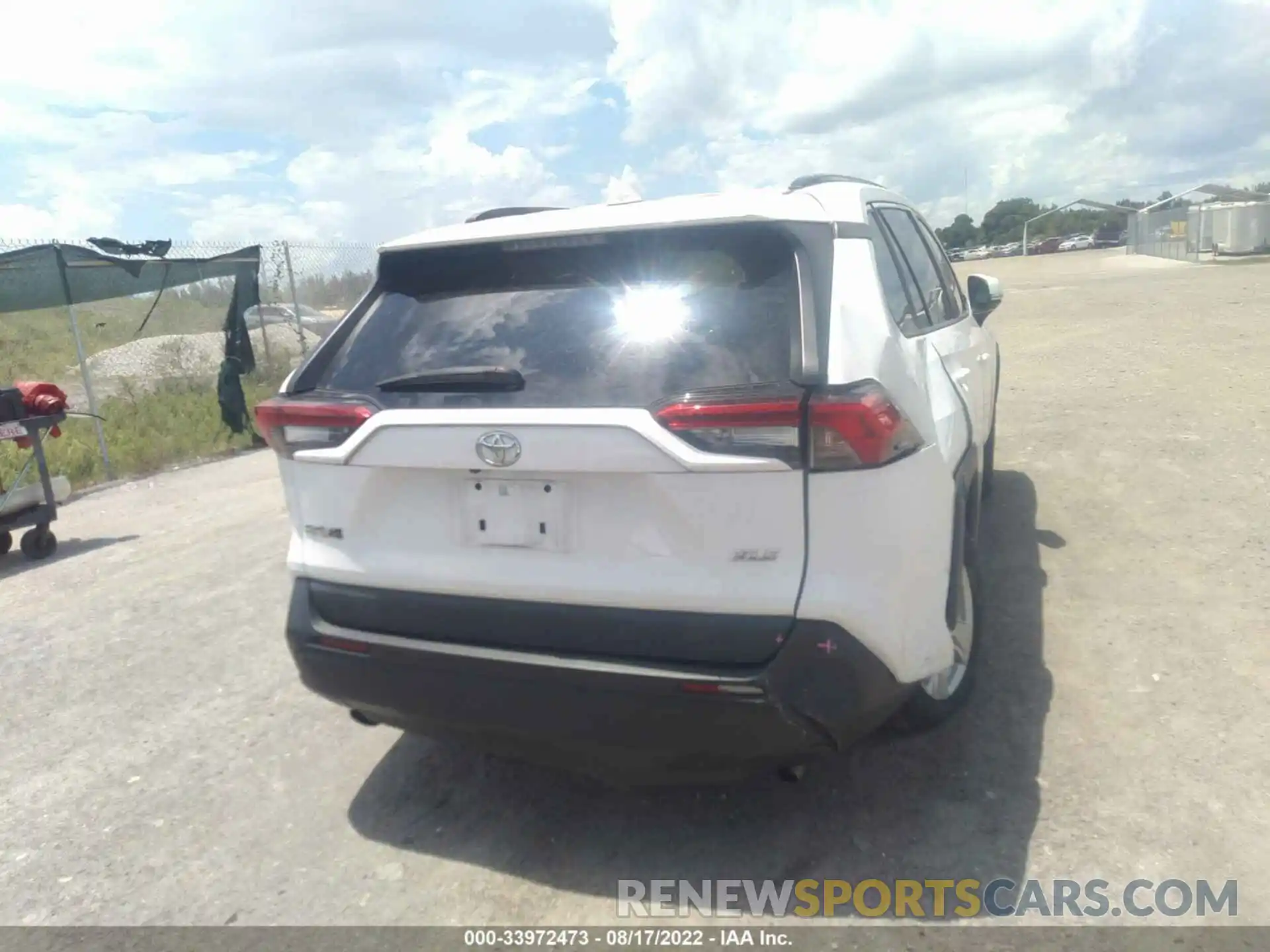 6 Photograph of a damaged car 2T3W1RFV7KW047183 TOYOTA RAV4 2019