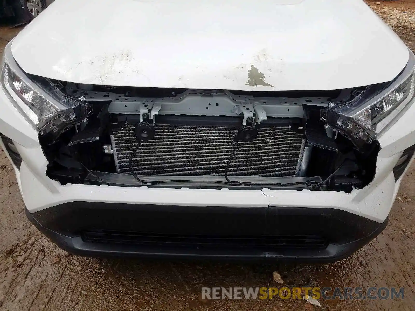 9 Photograph of a damaged car 2T3W1RFV7KW051329 TOYOTA RAV4 2019