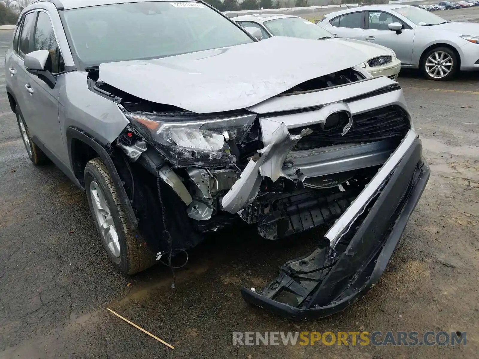 9 Photograph of a damaged car 2T3W1RFV7KW053534 TOYOTA RAV4 2019