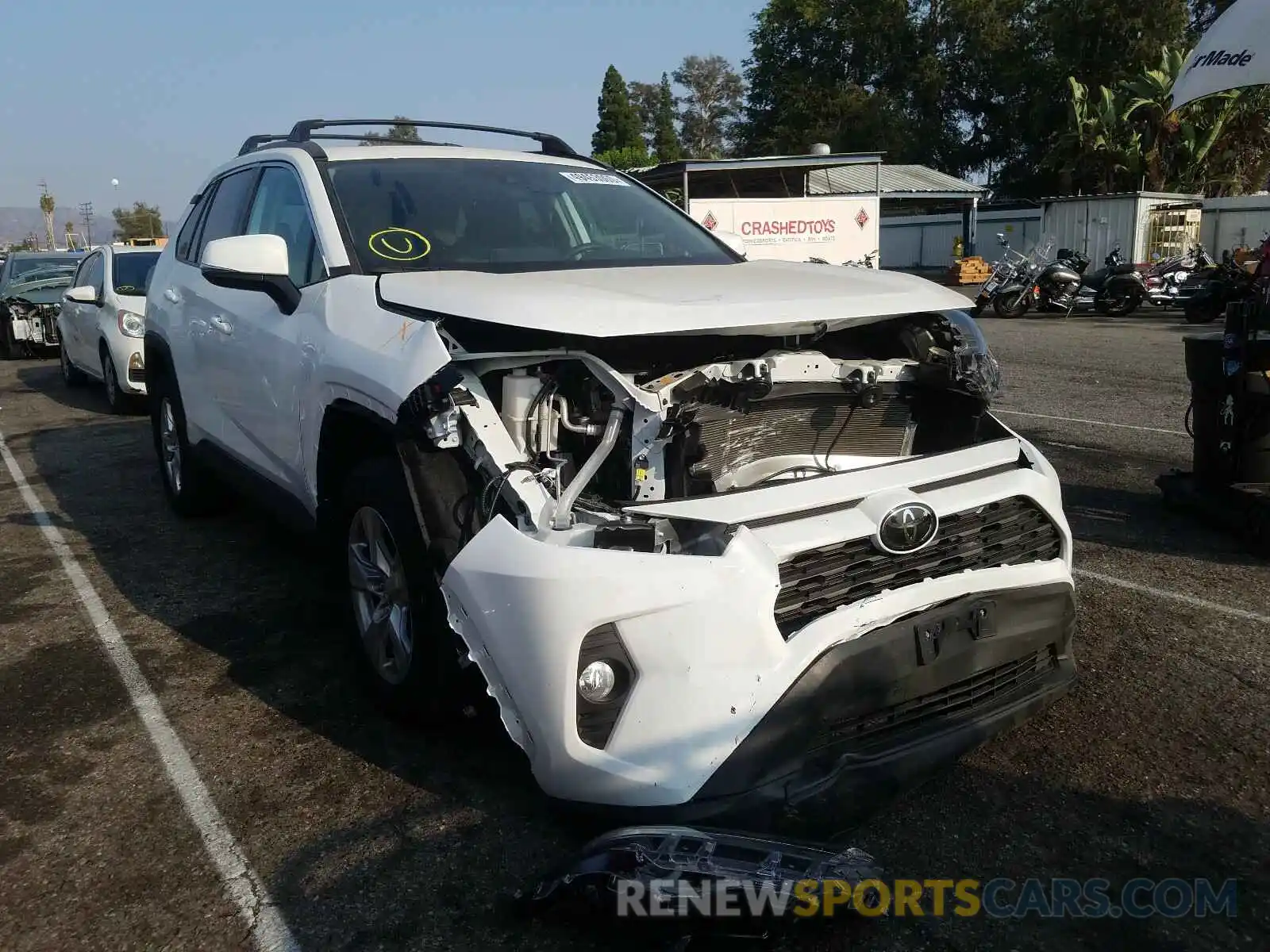 1 Photograph of a damaged car 2T3W1RFV8KC001900 TOYOTA RAV4 2019