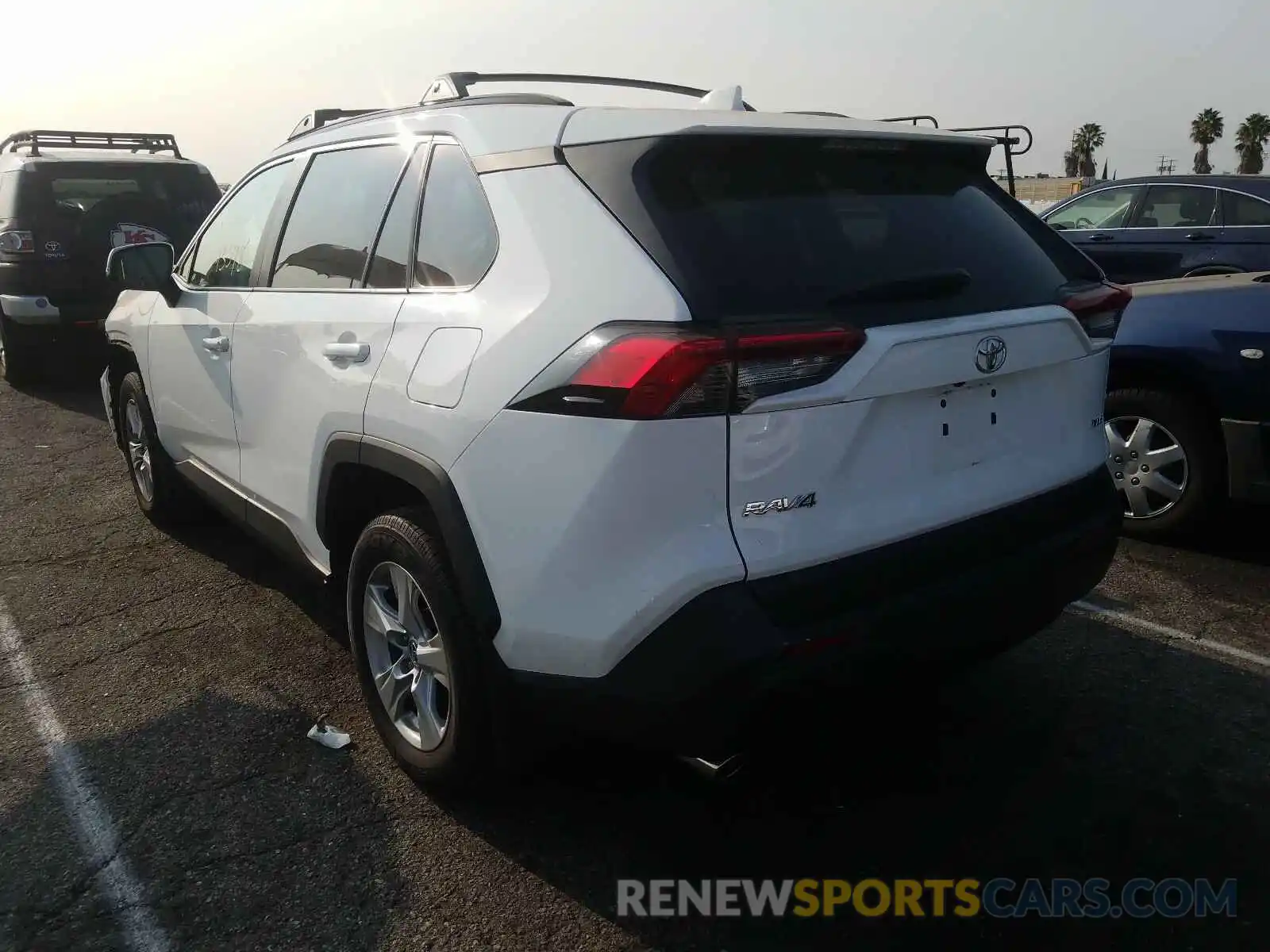 3 Photograph of a damaged car 2T3W1RFV8KC001900 TOYOTA RAV4 2019