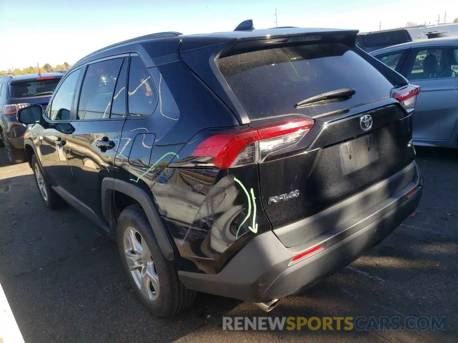 3 Photograph of a damaged car 2T3W1RFV8KC004375 TOYOTA RAV4 2019