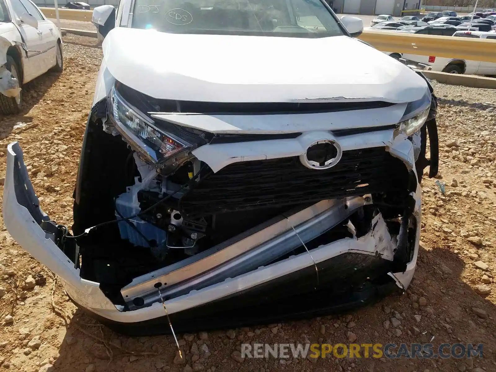 9 Photograph of a damaged car 2T3W1RFV8KC009561 TOYOTA RAV4 2019