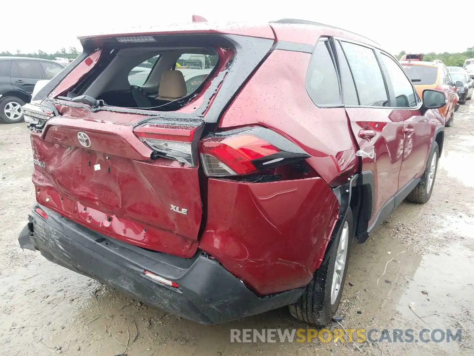 4 Photograph of a damaged car 2T3W1RFV8KC016283 TOYOTA RAV4 2019