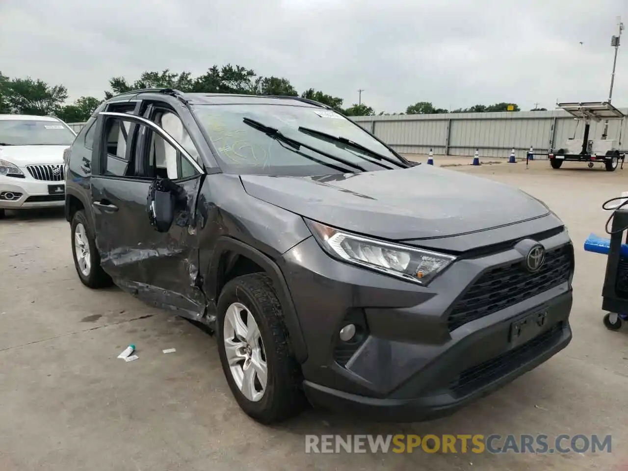 1 Photograph of a damaged car 2T3W1RFV8KC016901 TOYOTA RAV4 2019