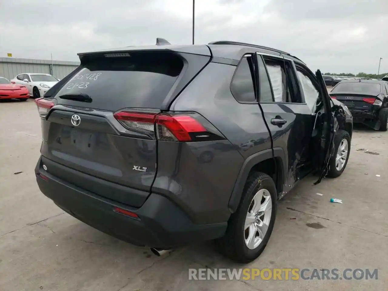 4 Photograph of a damaged car 2T3W1RFV8KC016901 TOYOTA RAV4 2019