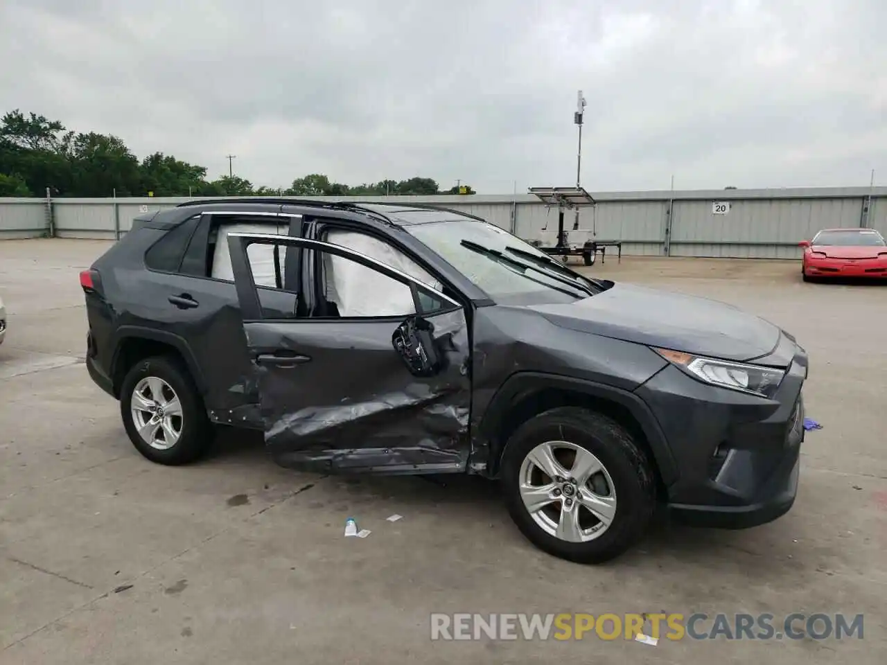 9 Photograph of a damaged car 2T3W1RFV8KC016901 TOYOTA RAV4 2019