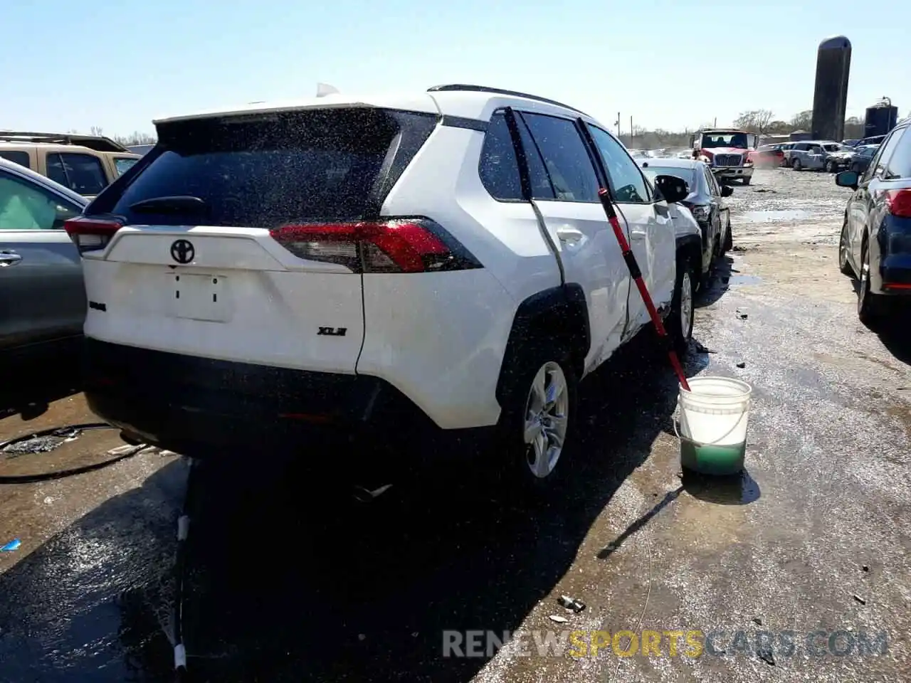 4 Photograph of a damaged car 2T3W1RFV8KC017109 TOYOTA RAV4 2019