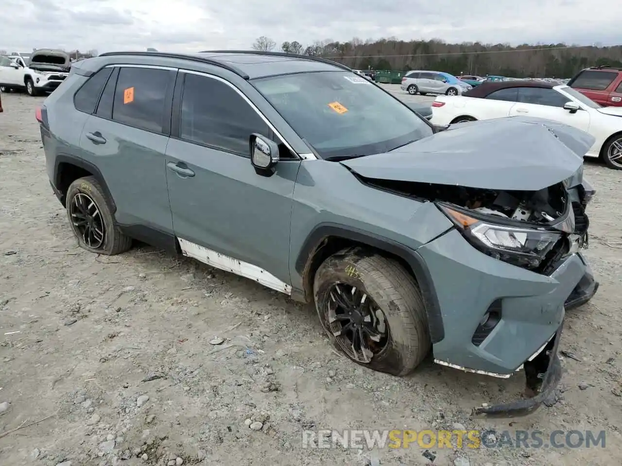 4 Photograph of a damaged car 2T3W1RFV8KC017238 TOYOTA RAV4 2019