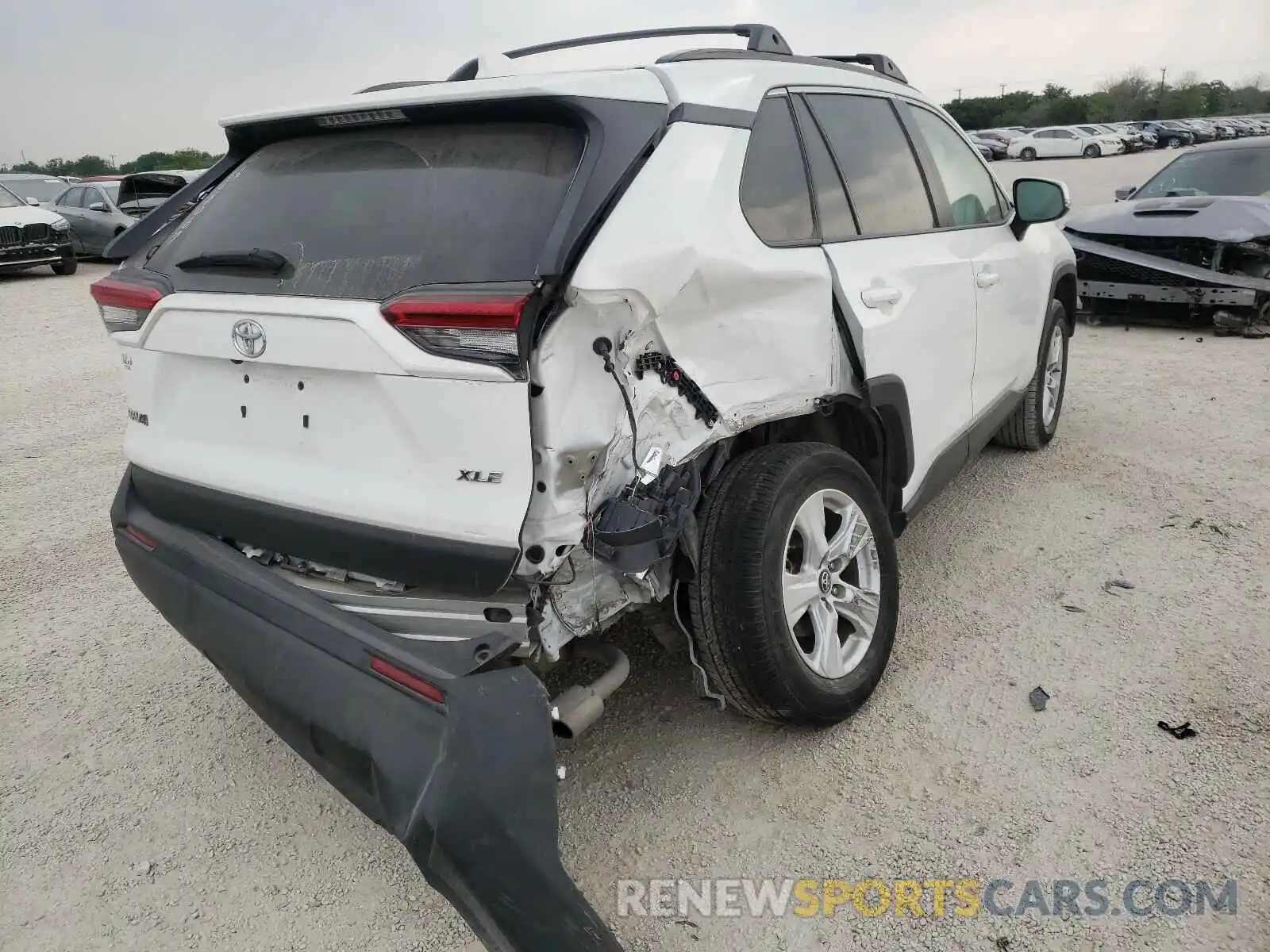 4 Photograph of a damaged car 2T3W1RFV8KC018583 TOYOTA RAV4 2019
