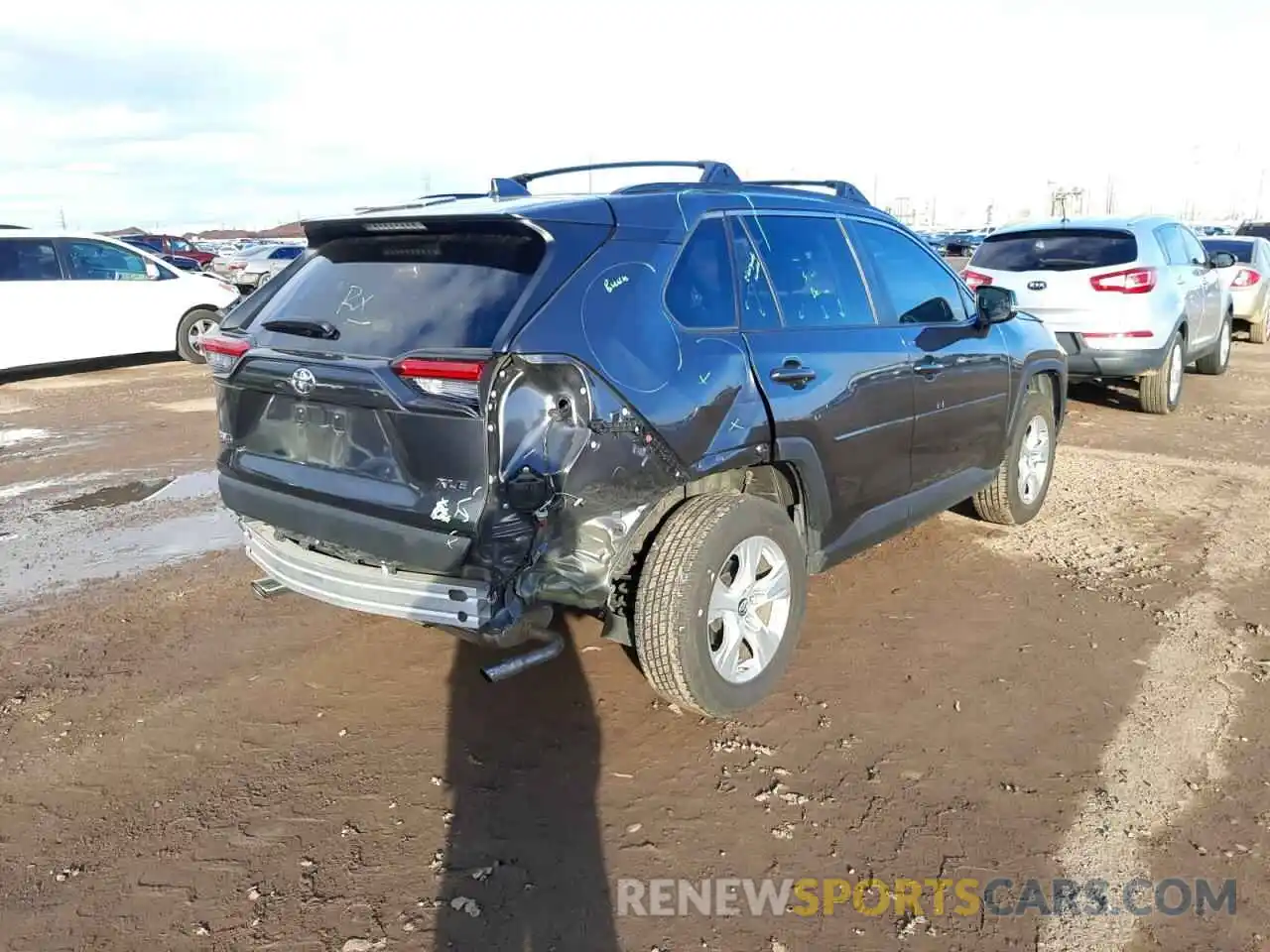 4 Фотография поврежденного автомобиля 2T3W1RFV8KC022469 TOYOTA RAV4 2019