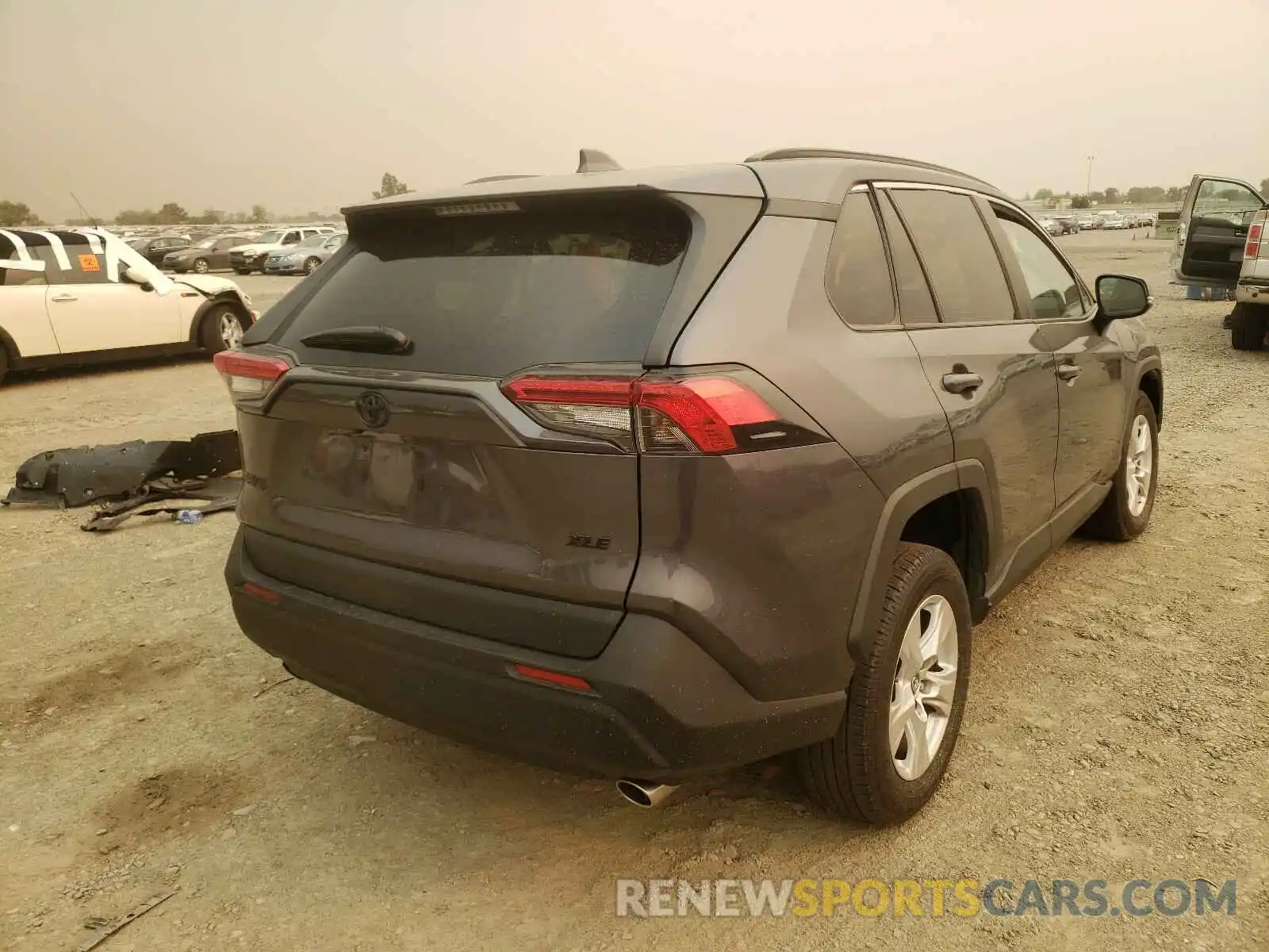 4 Photograph of a damaged car 2T3W1RFV8KC023850 TOYOTA RAV4 2019