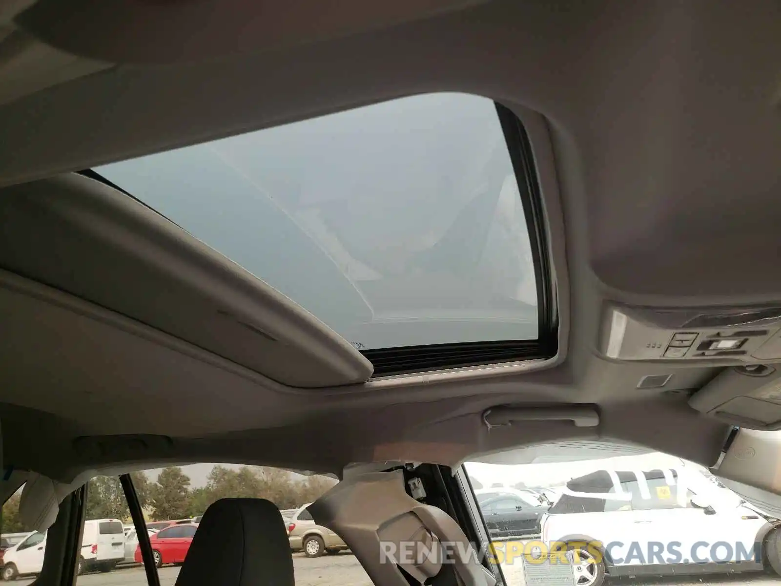 9 Photograph of a damaged car 2T3W1RFV8KC023850 TOYOTA RAV4 2019