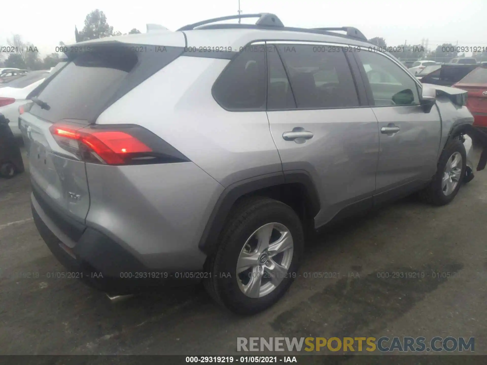 4 Photograph of a damaged car 2T3W1RFV8KC029082 TOYOTA RAV4 2019