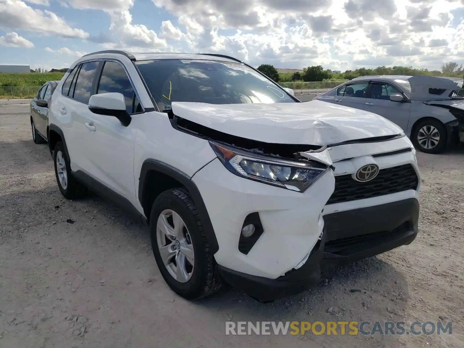 1 Photograph of a damaged car 2T3W1RFV8KC031639 TOYOTA RAV4 2019