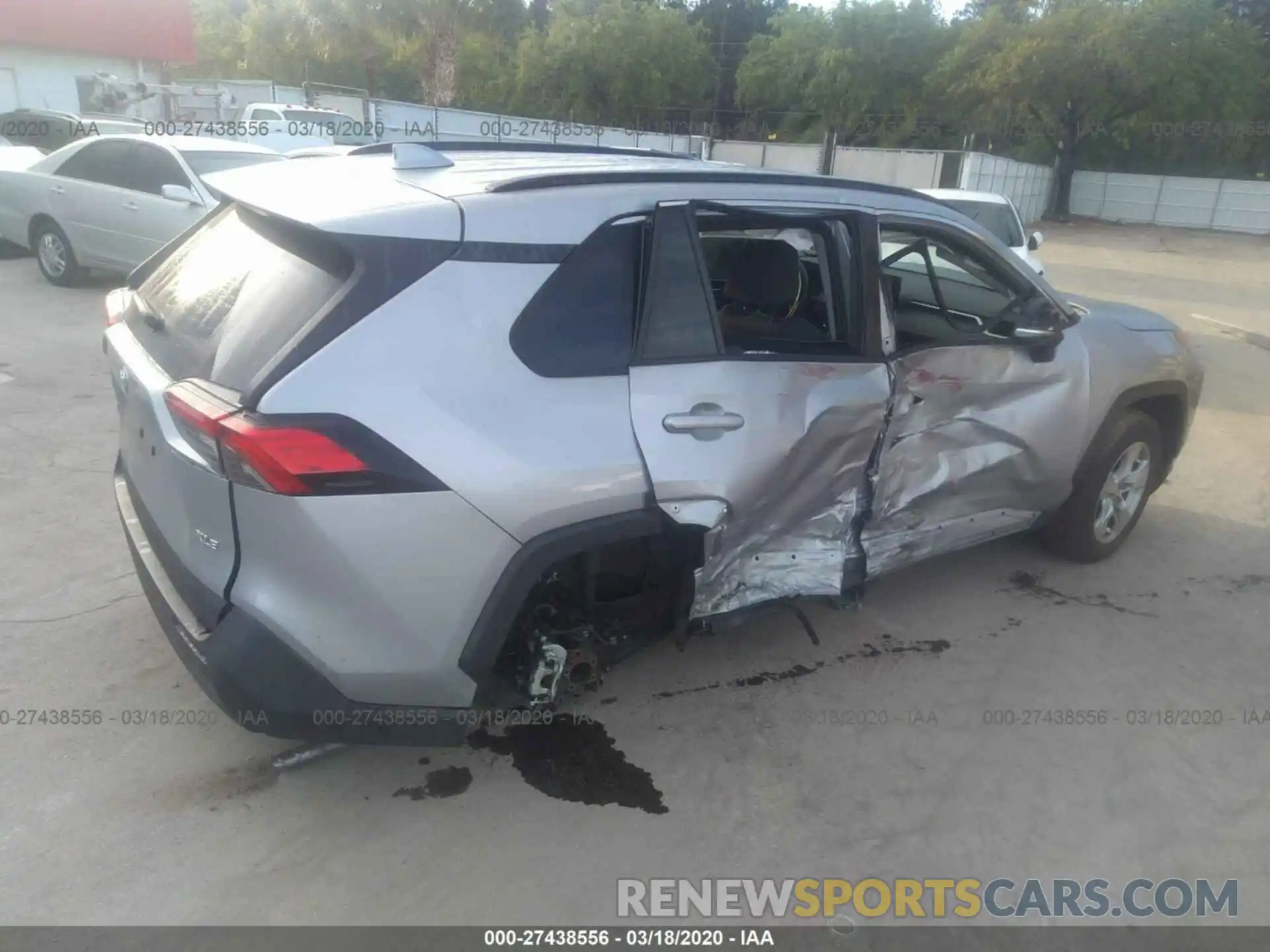 4 Photograph of a damaged car 2T3W1RFV8KW002074 TOYOTA RAV4 2019