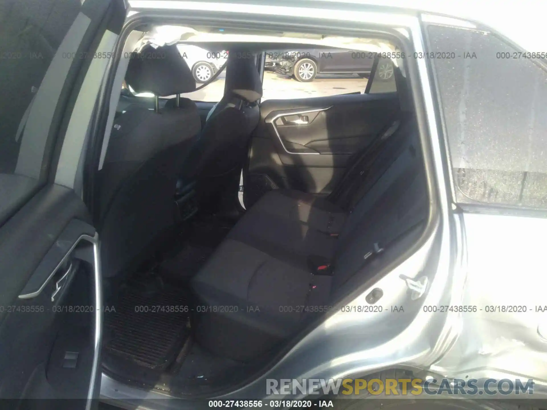 8 Photograph of a damaged car 2T3W1RFV8KW002074 TOYOTA RAV4 2019