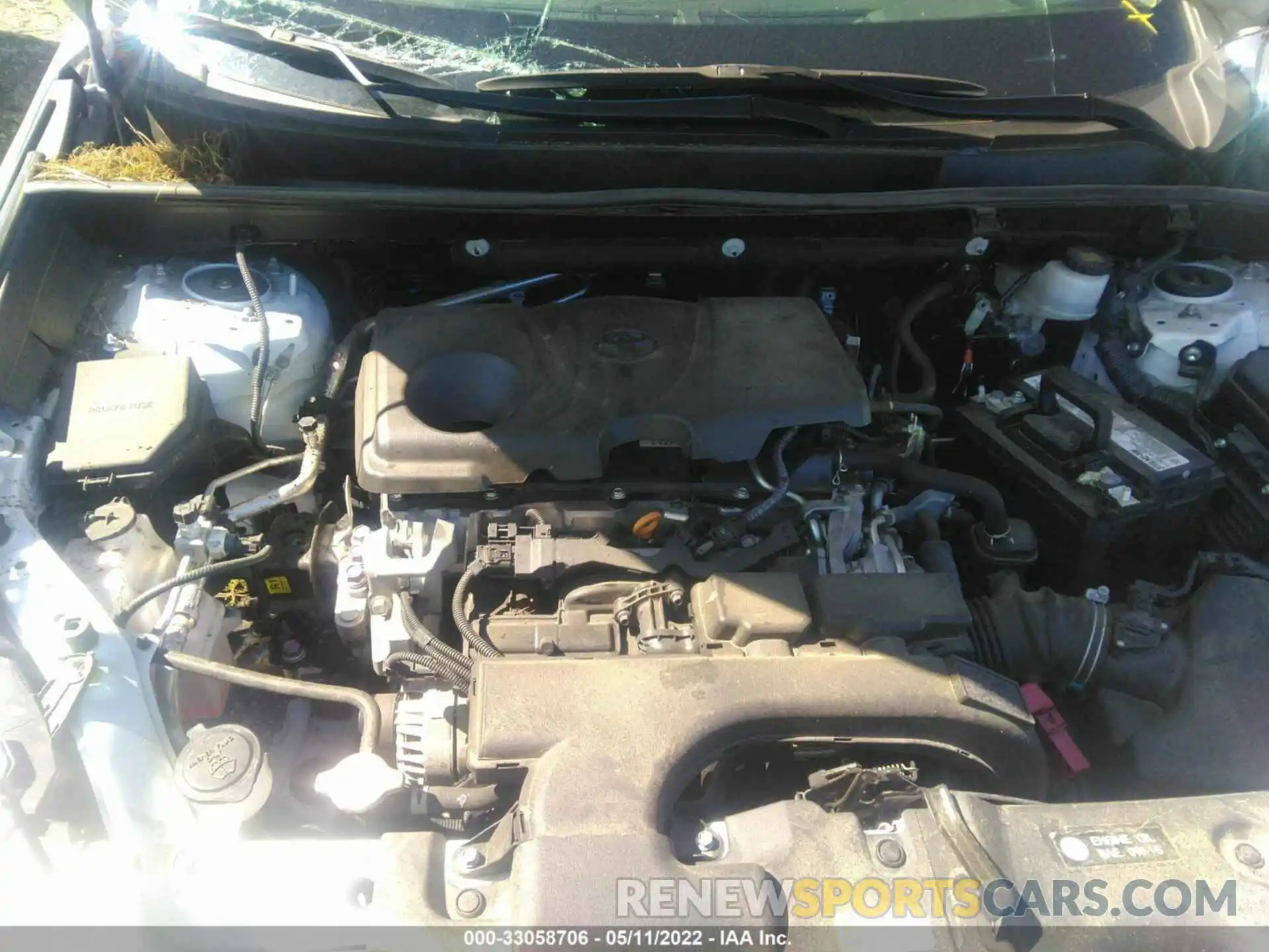 10 Photograph of a damaged car 2T3W1RFV8KW002740 TOYOTA RAV4 2019