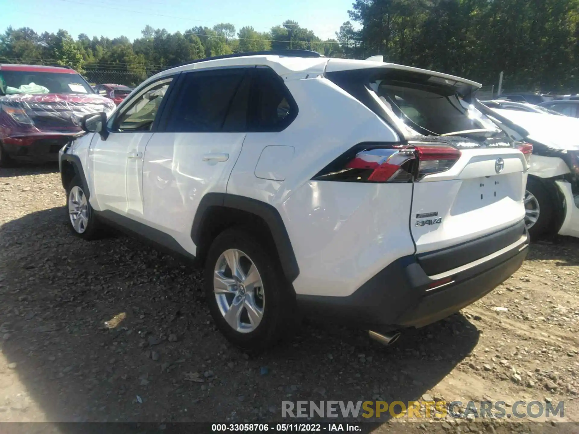 3 Photograph of a damaged car 2T3W1RFV8KW002740 TOYOTA RAV4 2019