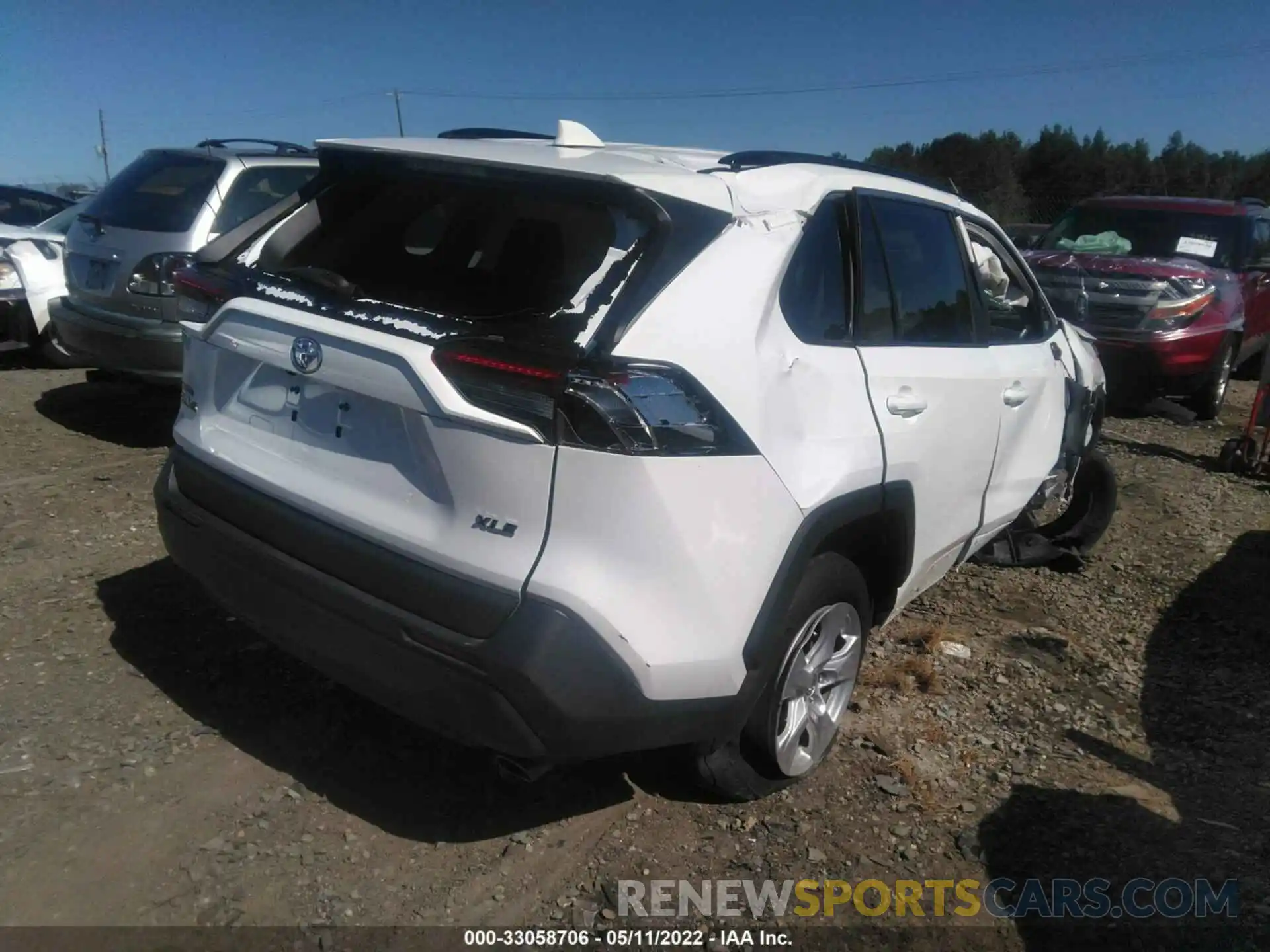 4 Photograph of a damaged car 2T3W1RFV8KW002740 TOYOTA RAV4 2019