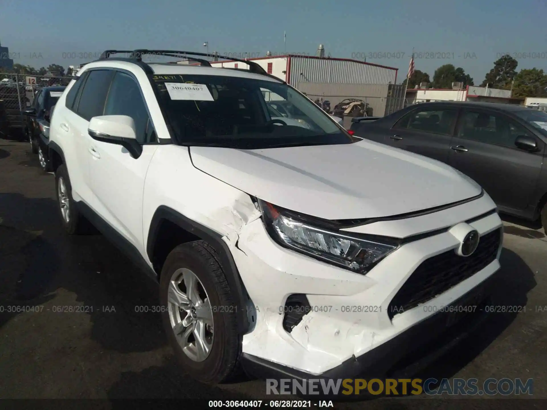 1 Photograph of a damaged car 2T3W1RFV8KW004147 TOYOTA RAV4 2019