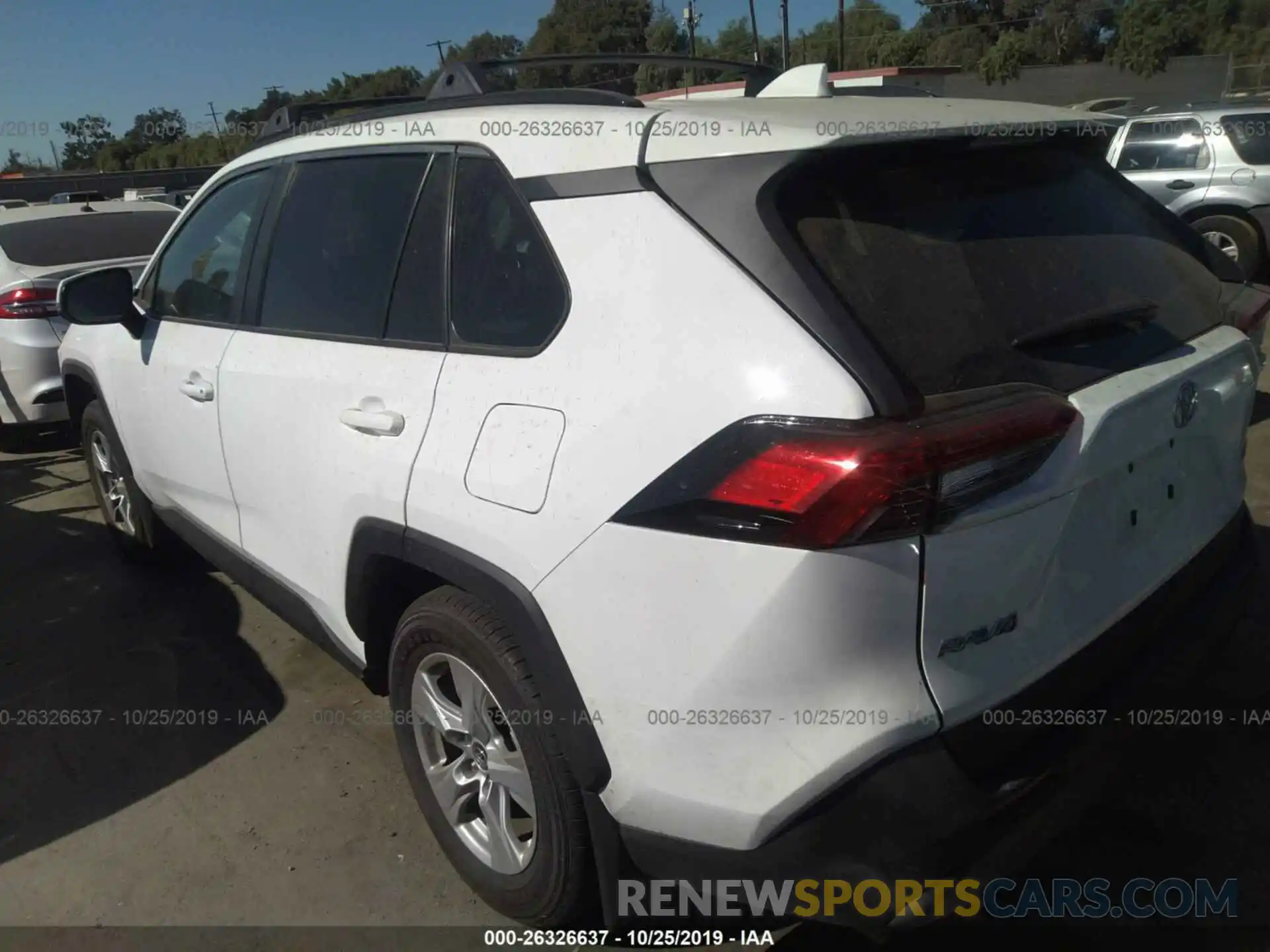 3 Photograph of a damaged car 2T3W1RFV8KW006738 TOYOTA RAV4 2019