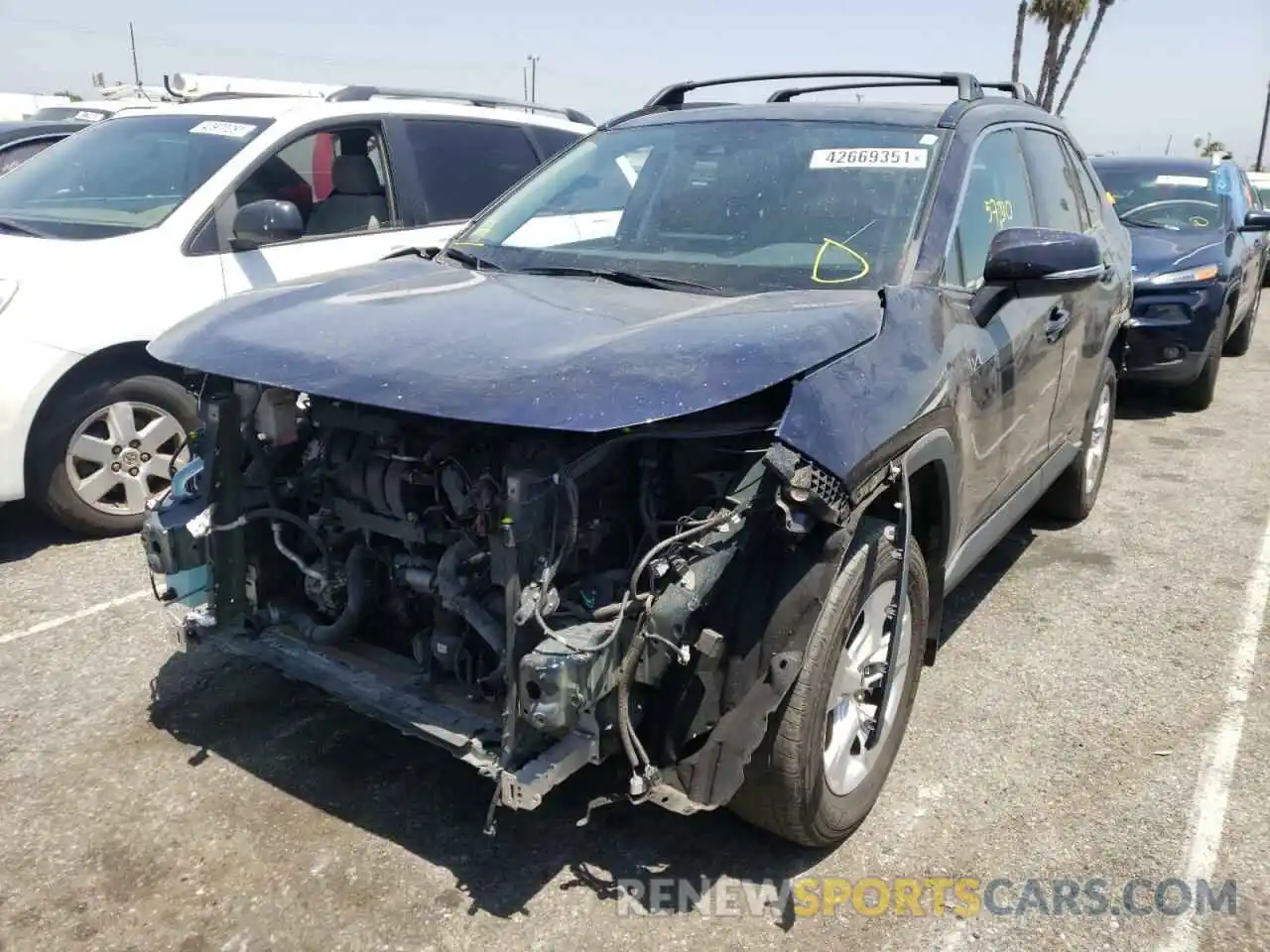 2 Photograph of a damaged car 2T3W1RFV8KW010899 TOYOTA RAV4 2019