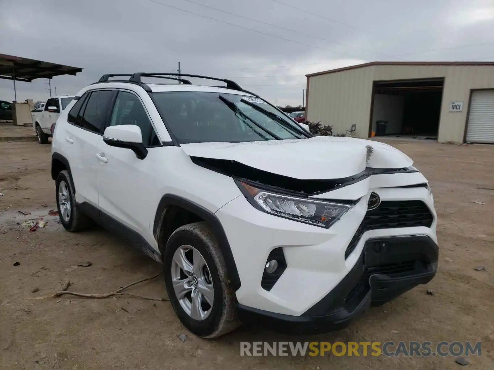 1 Photograph of a damaged car 2T3W1RFV8KW011776 TOYOTA RAV4 2019