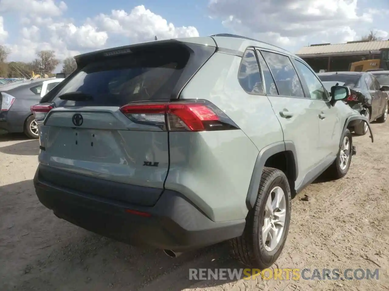 4 Photograph of a damaged car 2T3W1RFV8KW012331 TOYOTA RAV4 2019