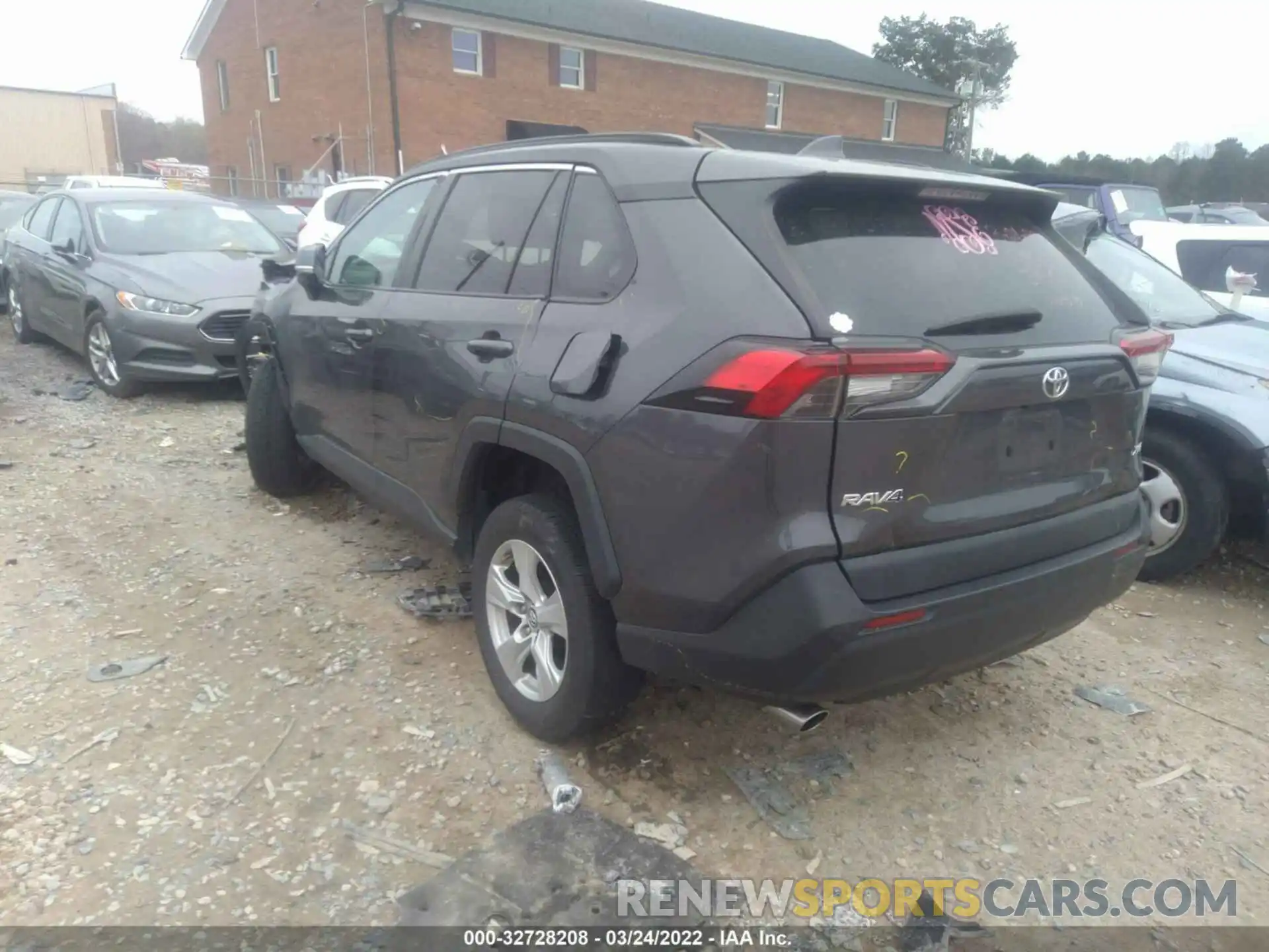 3 Photograph of a damaged car 2T3W1RFV8KW012698 TOYOTA RAV4 2019