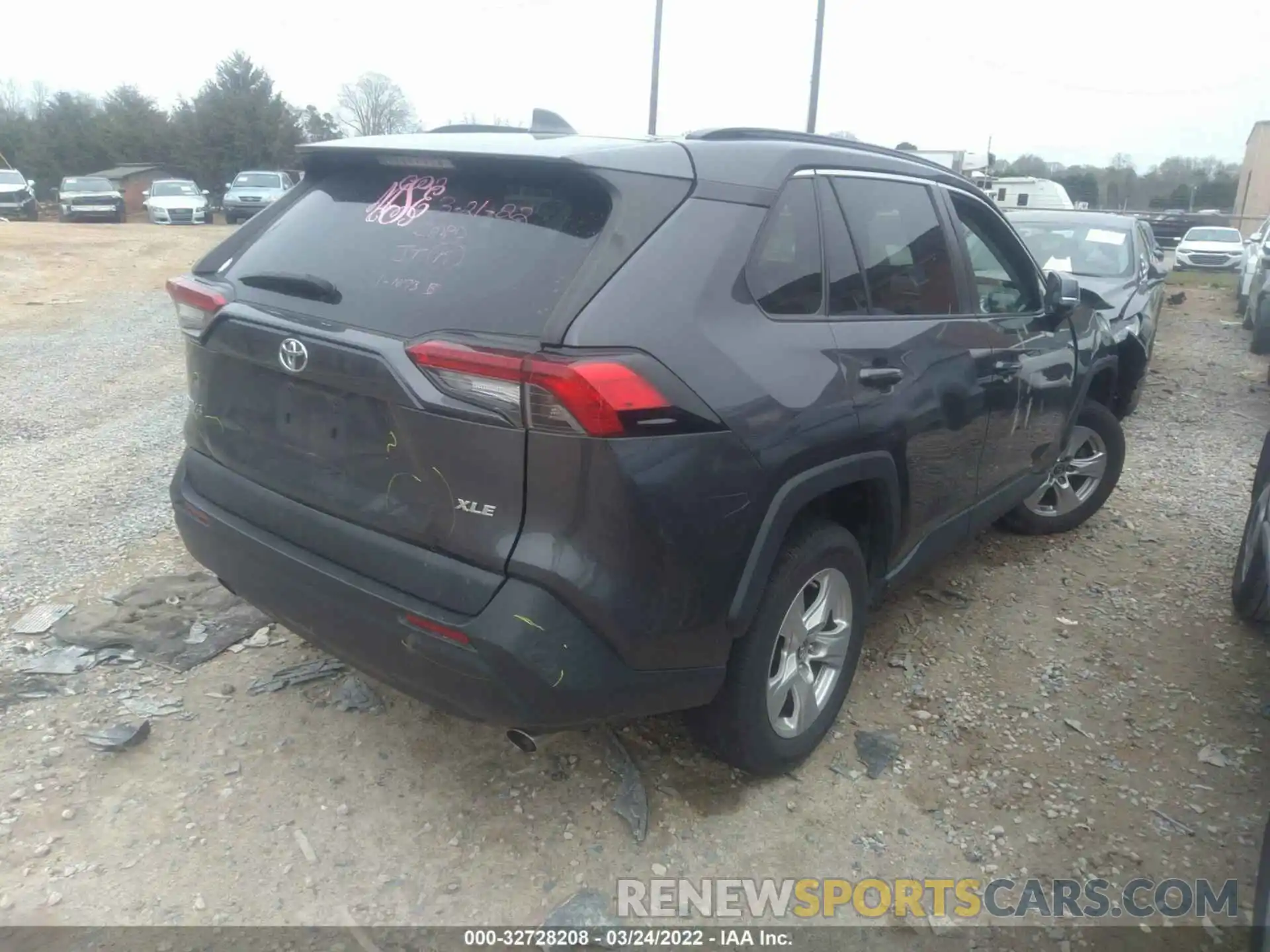 4 Photograph of a damaged car 2T3W1RFV8KW012698 TOYOTA RAV4 2019