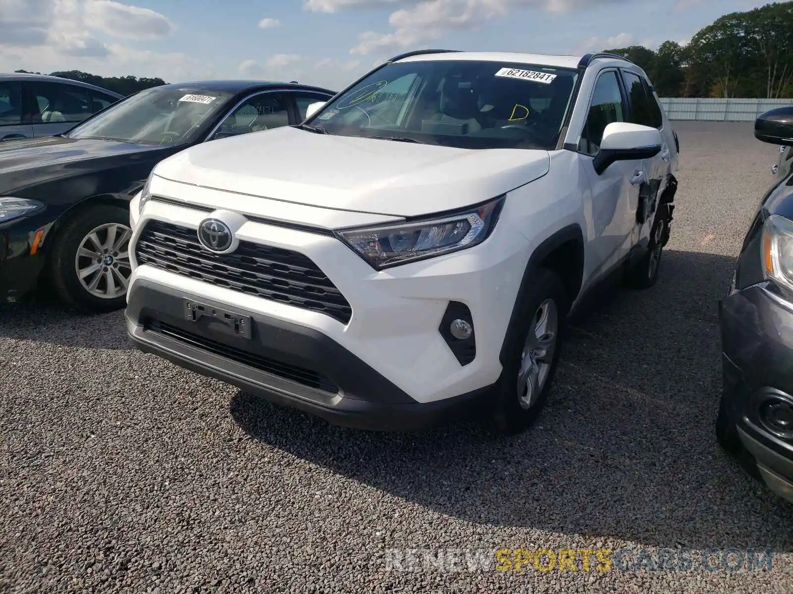 2 Photograph of a damaged car 2T3W1RFV8KW013771 TOYOTA RAV4 2019