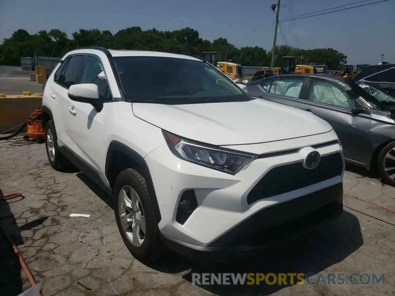 1 Photograph of a damaged car 2T3W1RFV8KW015830 TOYOTA RAV4 2019