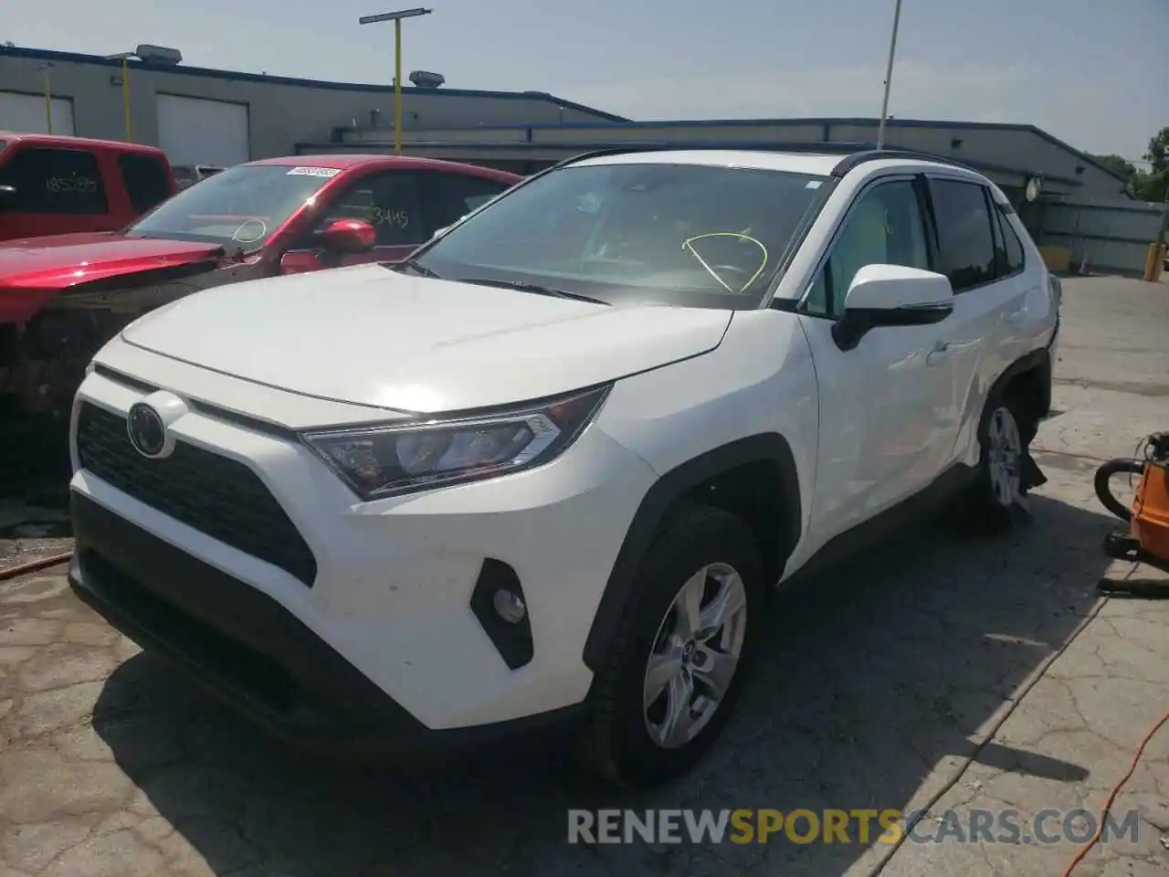 2 Photograph of a damaged car 2T3W1RFV8KW015830 TOYOTA RAV4 2019